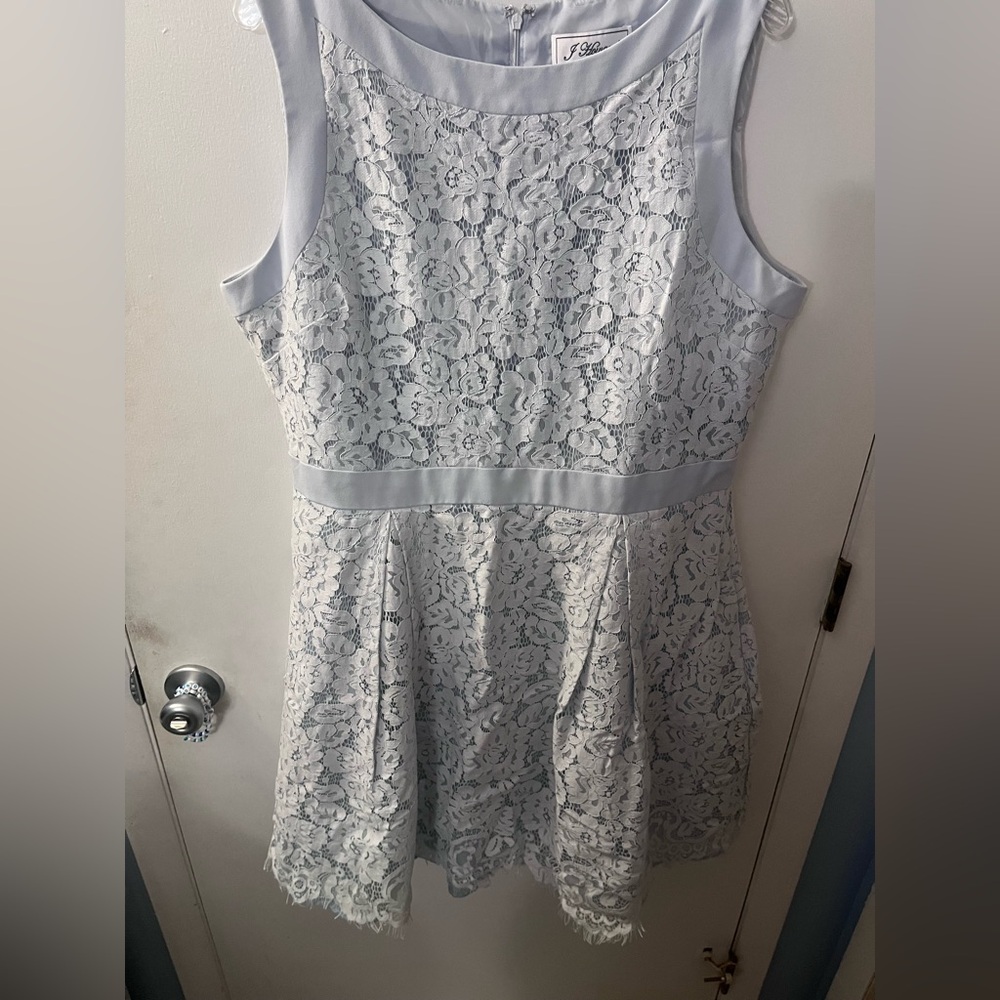 Elegant Powder Blue Lace Women’s Knee Length Dress